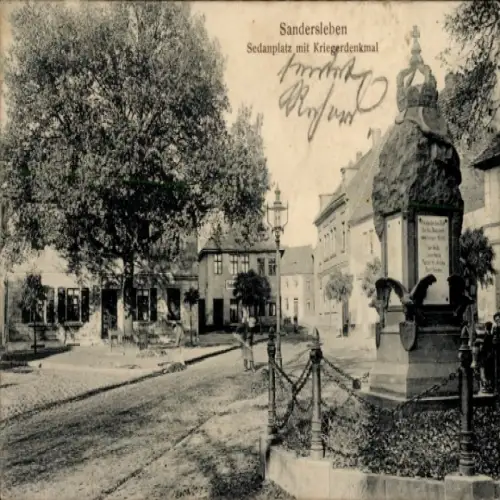 Ak Sandersleben in Anhalt, Sedanplatz mit Kriegerdenkmal,  