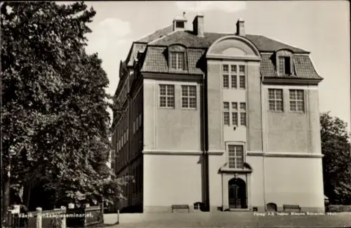 Ak Växjö Schweden, Haus des Seminars, Bäume im Vordergrund,  Architektur