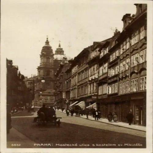 Ak Praha Prag Tschechien, Mostecká ulice s kostelem sv. Mikuláše