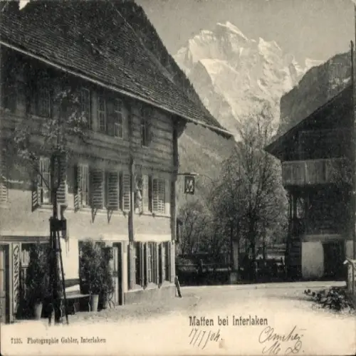 Ak Matten bei Interlaken Kt. Bern Schweiz, Teilansicht der Ortschaft, Gebirge