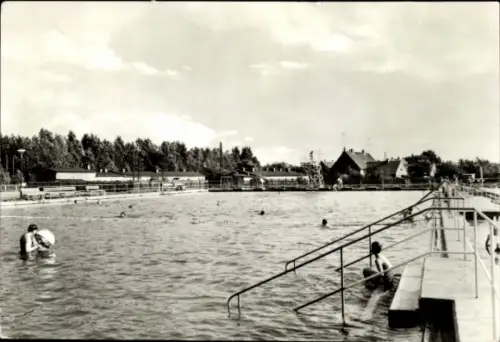 Ak Spremberg in der Lausitz, Schwarze Pumpe, Schwimmbad