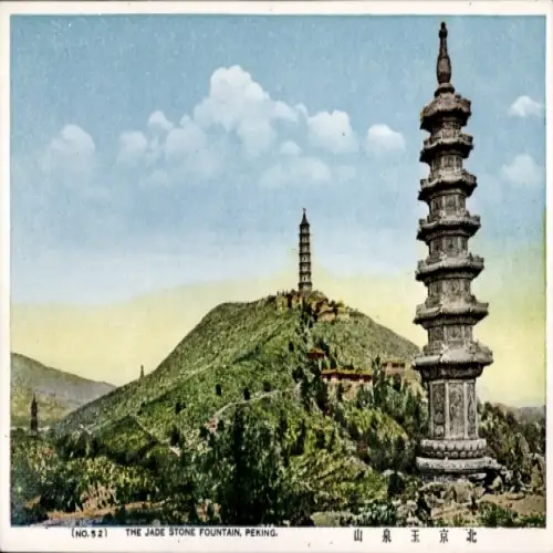 Ak Beijing Peking China, Jade Stone Fountain, Berglandschaft, Pagode, Blauer Himmel