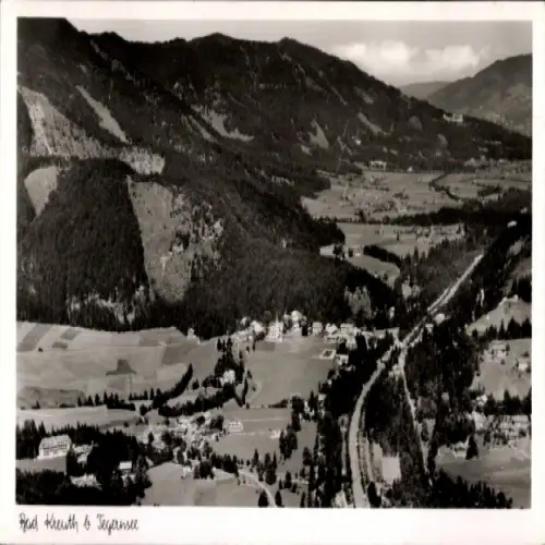 Ak Kreuth am Tegernsee Oberbayern, Landschaftsaufnahme, Berge, Tal, kleine Ortschaft, 