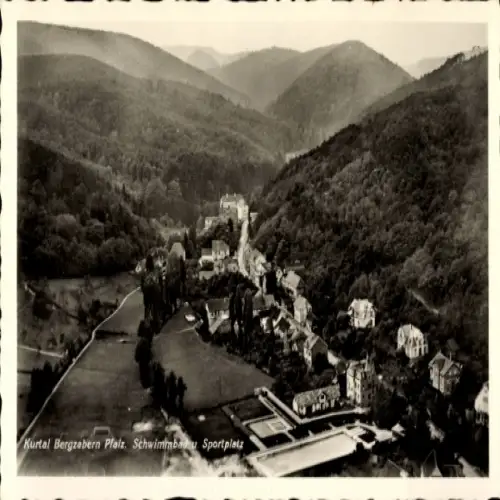 Ak Bad Bergzabern an der Weinstraße Pfalz, Landschaftsaufnahme,  Schwimmbad, Sportplatz
