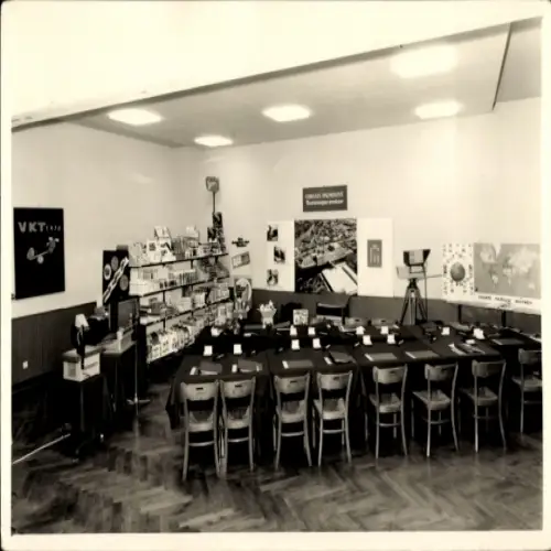 Foto Ak Colgate-Palmolive Trainingscenter, Reklame, Warenauslage