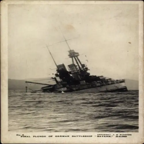 Ak Deutsches Kriegsschiff Bayern am Versinken