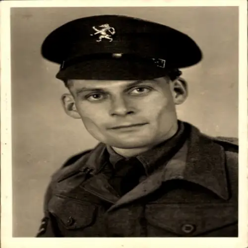 Foto Ak Esneux Wallonien Lüttich, belgischer Soldat in Uniform, Grandgenet Albert, Portrait