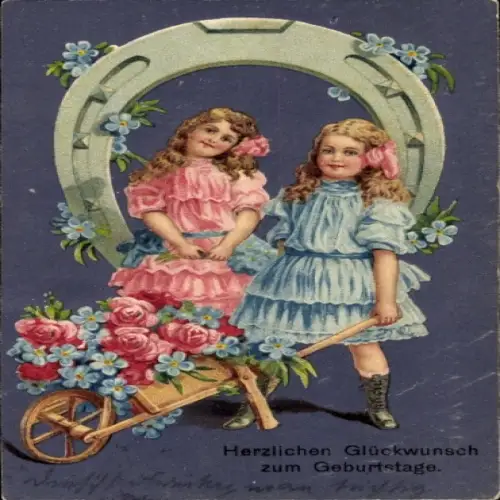 Ak Glückwunsch zum Geburtstag, Zwei Mädchen, Schubkarre mit Blumen, Hufeisen