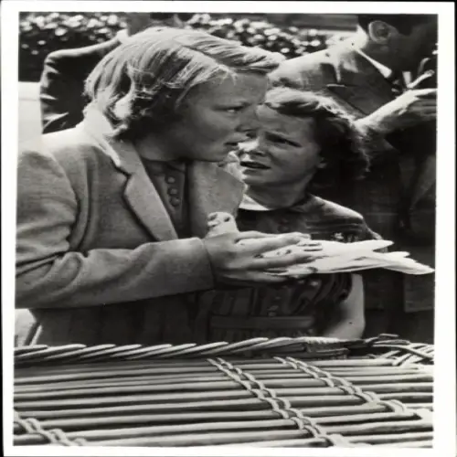 Ak Paleis Soestdijk 1. Mai 1950, Prinzessinnen Beatrix und Irene