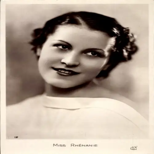 Ak Miss Rhenanie, Frauenportrait, Kurze Haare
