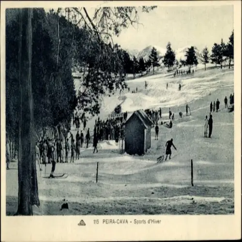 Ak Peira Cava Alpes-Maritimes, Wintersport, Schlitten, Skifahrer