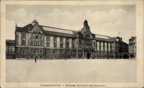 Ak Chemnitz in Sachsen, König Albert-Museum,  Architektur, belebter Platz