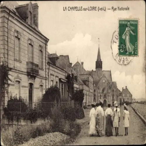 CPA La Chapelle sur Loire Indre et Loire, Rue Nationale