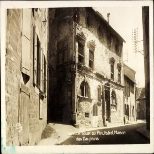CPA Tour du Pin Isère, Maison des Dauphins