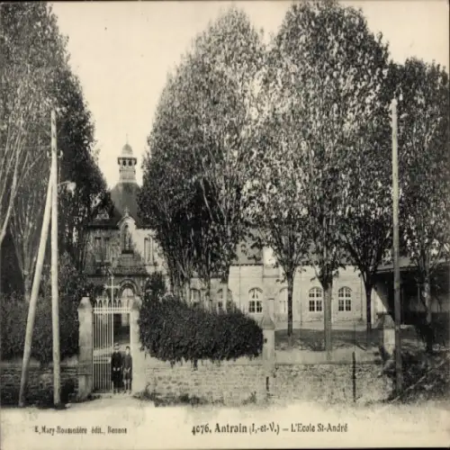Ak Antrain Ille et Vilaine, Schule St-André, Bäume, Zaun, zwei Kinder