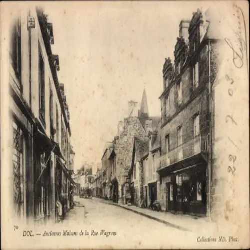 Ak Dol de Bretagne Ille et Vilaine, Antike Häuser der Rue Wagram,  Straße, sepia Ton