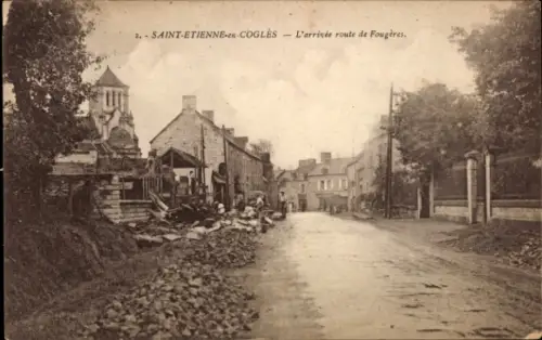 CPA Saint Étienne en Coglès Ille et Vilaine, L'arrivée route de Fougères