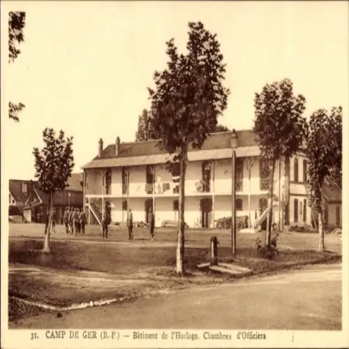 CPA Ger Pyrénées-Atlantiques, Camp, Bâtiment de l'Horloge, Chambres d'Officiers