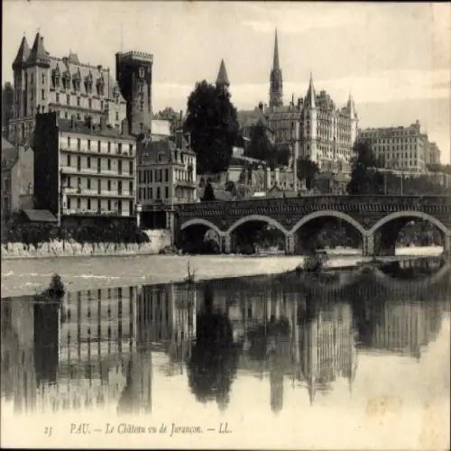 Ak Pau Pyrénées-Atlantiques,  Schloss von Jurançon, Flussreflexion,  Architektur