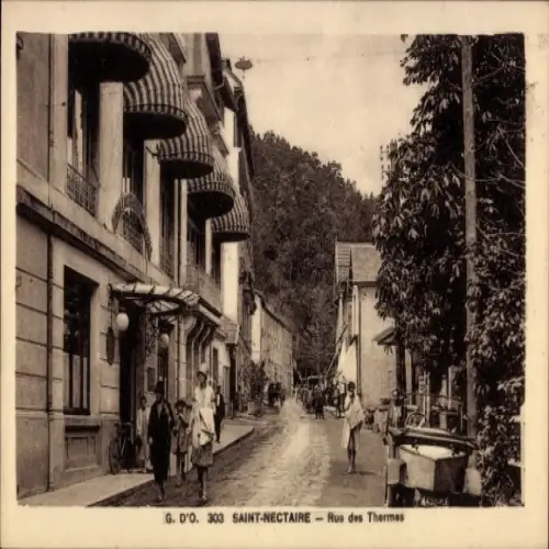 CPA Saint Nectaire du Haut Puy de Dôme, Rue des Thermes