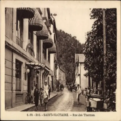 CPA Saint Nectaire du Haut Puy de Dôme, Rue des Thermes