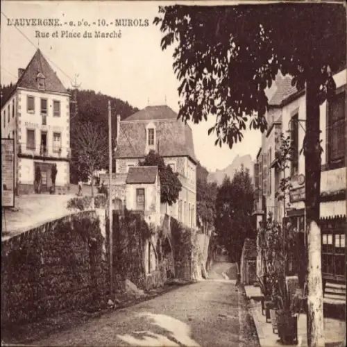Ak Murols Aveyron, Alter Straßenblick, Häuser, Bäume,  Atmosphäre, Platz mit Markt