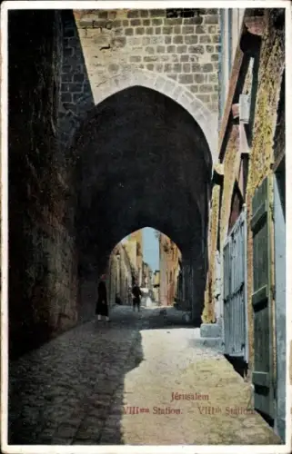 Ak Jerusalem Israel, Straße mit Torbogen, Stadtansicht,  Atmosphäre