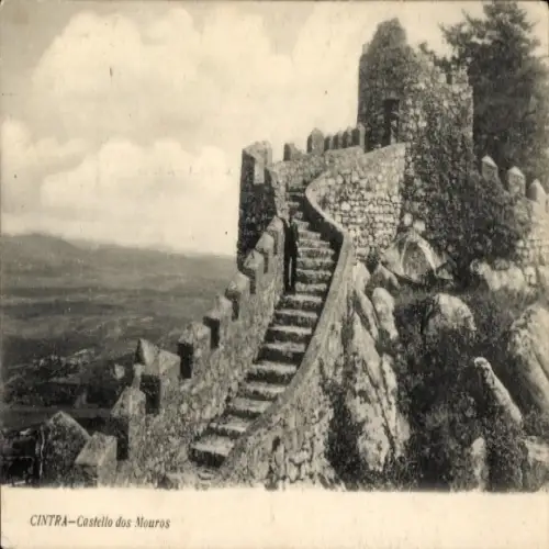 Ak Sintra Cintra Portugal, Castelo dos Mouros,  alte Steinmauer, Treppe, Wolken