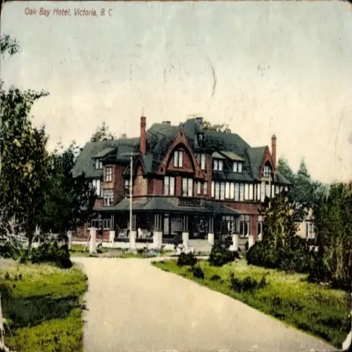 Ak Victoria British Columbia Kanada, Oak Bay Hotel, Mehrstöckiges Gebäude, Bäume und Weg