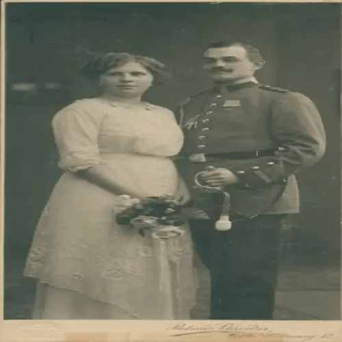 Kabinett Foto Deutscher Soldat, Kaiserreich, Hochzeit, Braut, Fotograf Richard Schroeder, Halle