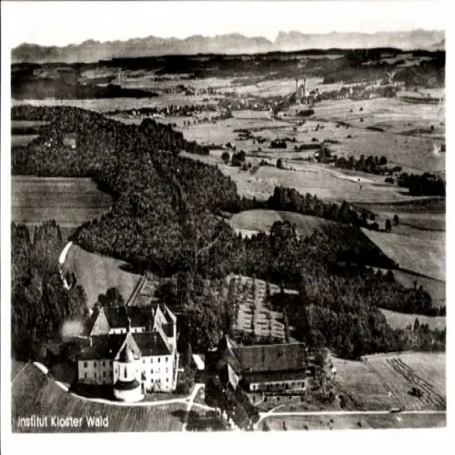 Ak Wald Hohenzollern, Kloster Wald, Luftaufnahme des Klosters, weite Landschaft, Wälder, Felder