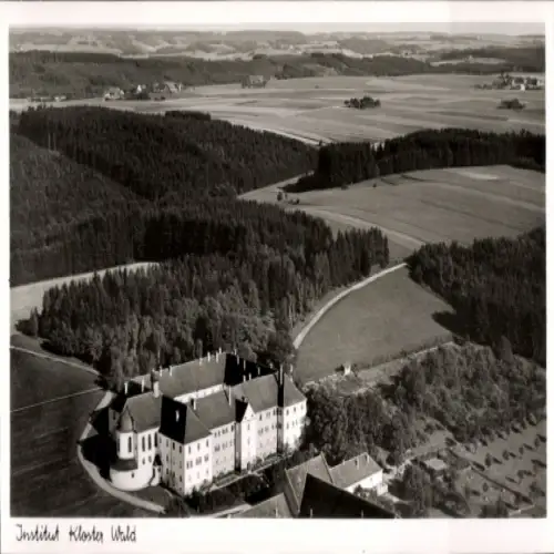Ak Wald Hohenzollern, Kloster Wald, Luftaufnahme eines Klosters, umgeben von Wald und Feldern