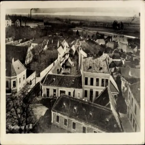 Ak Ebergassing Niederösterreich, Aufnahme von Dächern, Stadtansicht,  Architektur, Schwarz-Weiß-F
