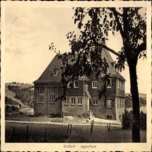 Ak Morbach im Hunsrück, Jugendheim, Bauwerk, ländliche Umgebung, blauer Himmel, Baum im Vordergru