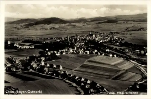 Ak Cham in der Oberpfalz, Luftaufnahme von  naturnahe Umgebung,  Architektur
