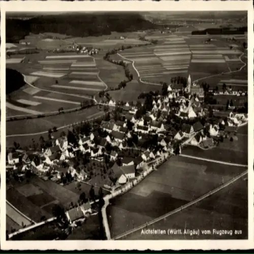 Ak Aichstetten im Allgäu Württemberg, Luftaufnahme von Aichstetten, landwirtschaftliche Flächen, 