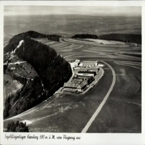 Ak Hornberg im Schwarzwald, Luftaufnahme des Segelfliegerlagers, landwirtschaftliche Flächen, Sch