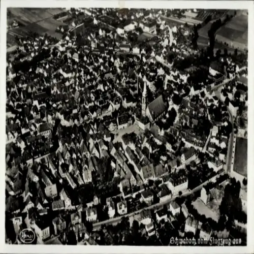 Ak Schwabach in Mittelfranken Bayern, Luftaufnahme von  Stadtansicht, alte Architektur, Schwarz-W