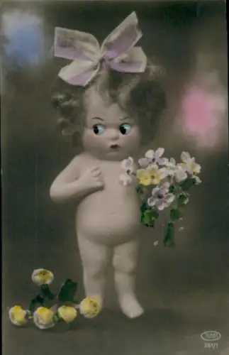 Mechanische Ak Puppe mit Glasaugen, Blumen