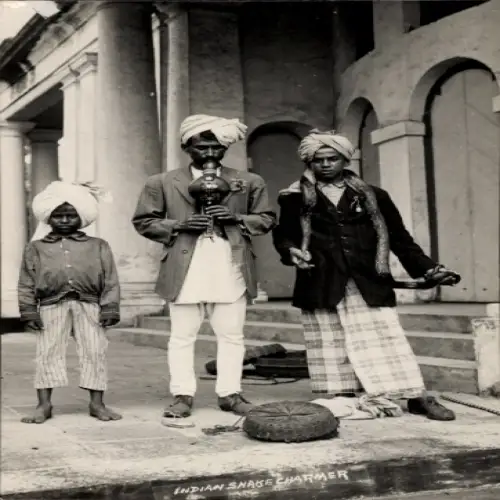 Foto Ak Indische Schlangenbeschwörer