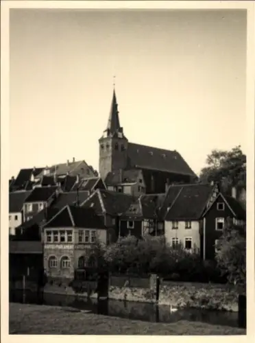 Foto Ak Kettwig Essen im Ruhrgebiet, Teilansicht, Kirche