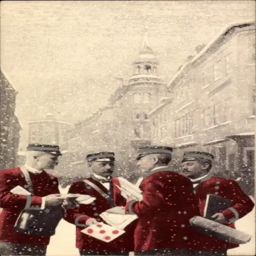Ak Vier Postboten in roten Uniformen, Winter, Schnee