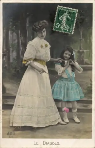 Ak Mutter mit Tochter, Diabolo