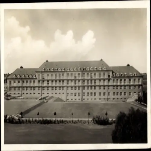Ak Zwickau in Sachsen, Blick auf Frauenklinik des staatlichen Krankenstiftes