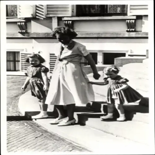 Ak Paleis Soestdijk 1. Mai 1950, Prinzessinnen