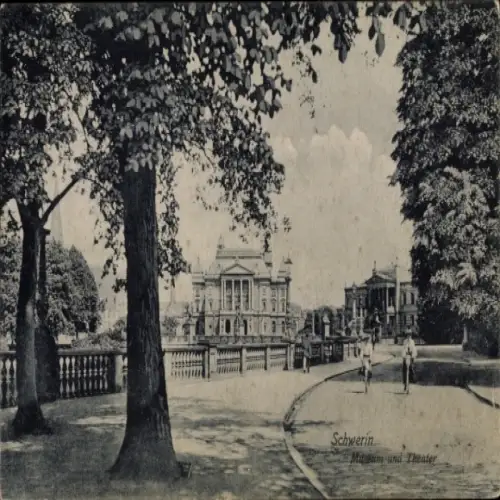 Ak Schwerin in Mecklenburg, Schloss, Park, Bäume, Spaziergänger