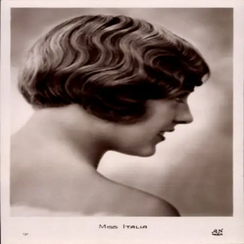 Ak Miss Italia, Hals, Lächeln, Kurze Haare
