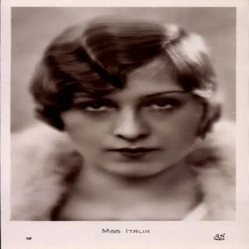 Ak Miss Italia, Frauenportrait, Pelz