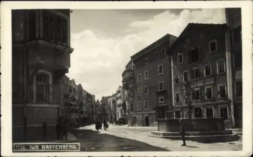 Foto Ak Rattenberg Tirol, Straßenpartie