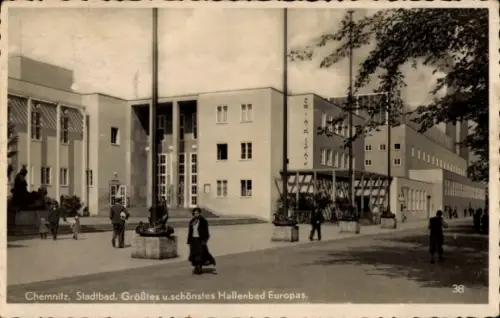 Ak Chemnitz in Sachsen,  Stadtbad, Größtes u. schönstes Hallenbad Europas.